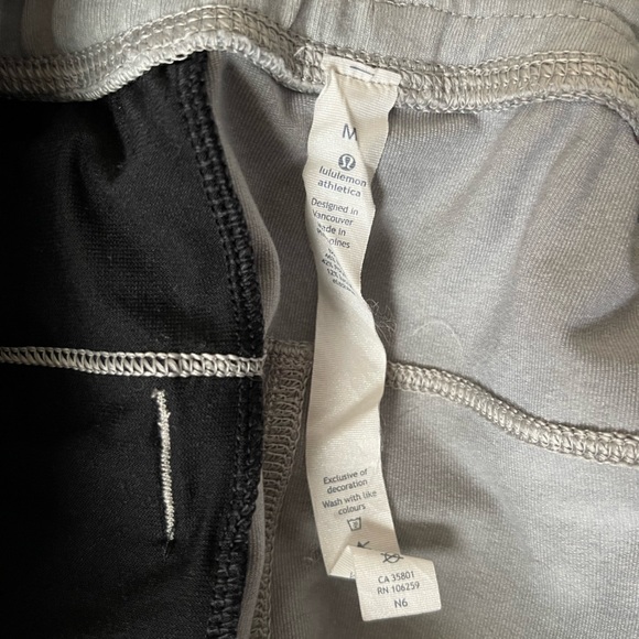 Lululemon sweat shorts sz m - Picture 3 of 4